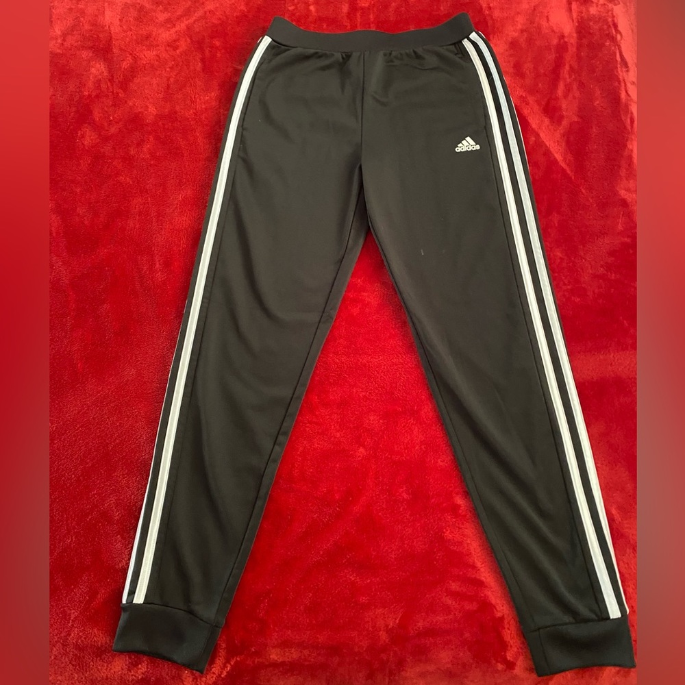 | ADIDAS | Size: ( LG/14 ) |